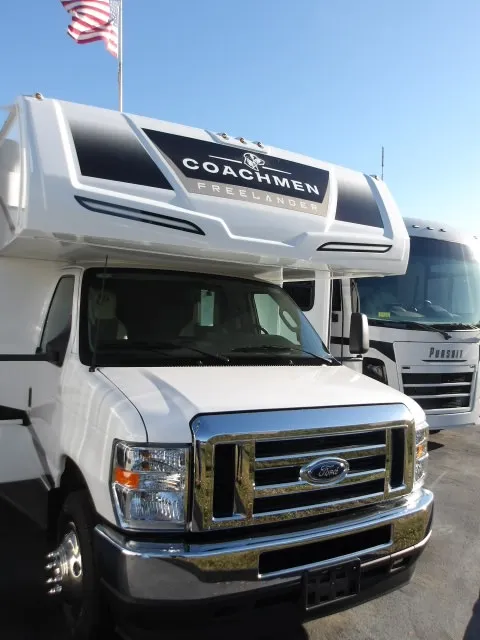 2026 Coachmen Freelander 26MB - Photo 3