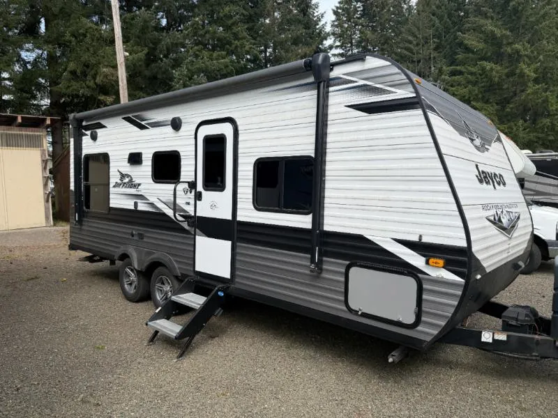2022 Jayco Jay Flight 212QBW - Photo 2