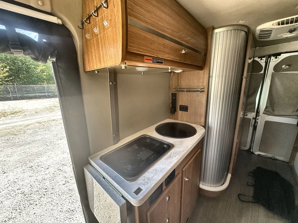 2017 Winnebago Travato 59G, Photos photo 12