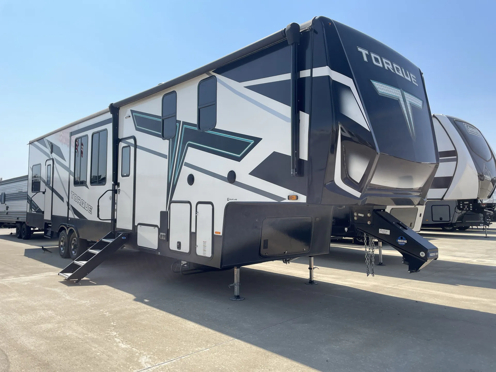 2023 Heartland Torque Fifth Wheel 384 - Photo 2