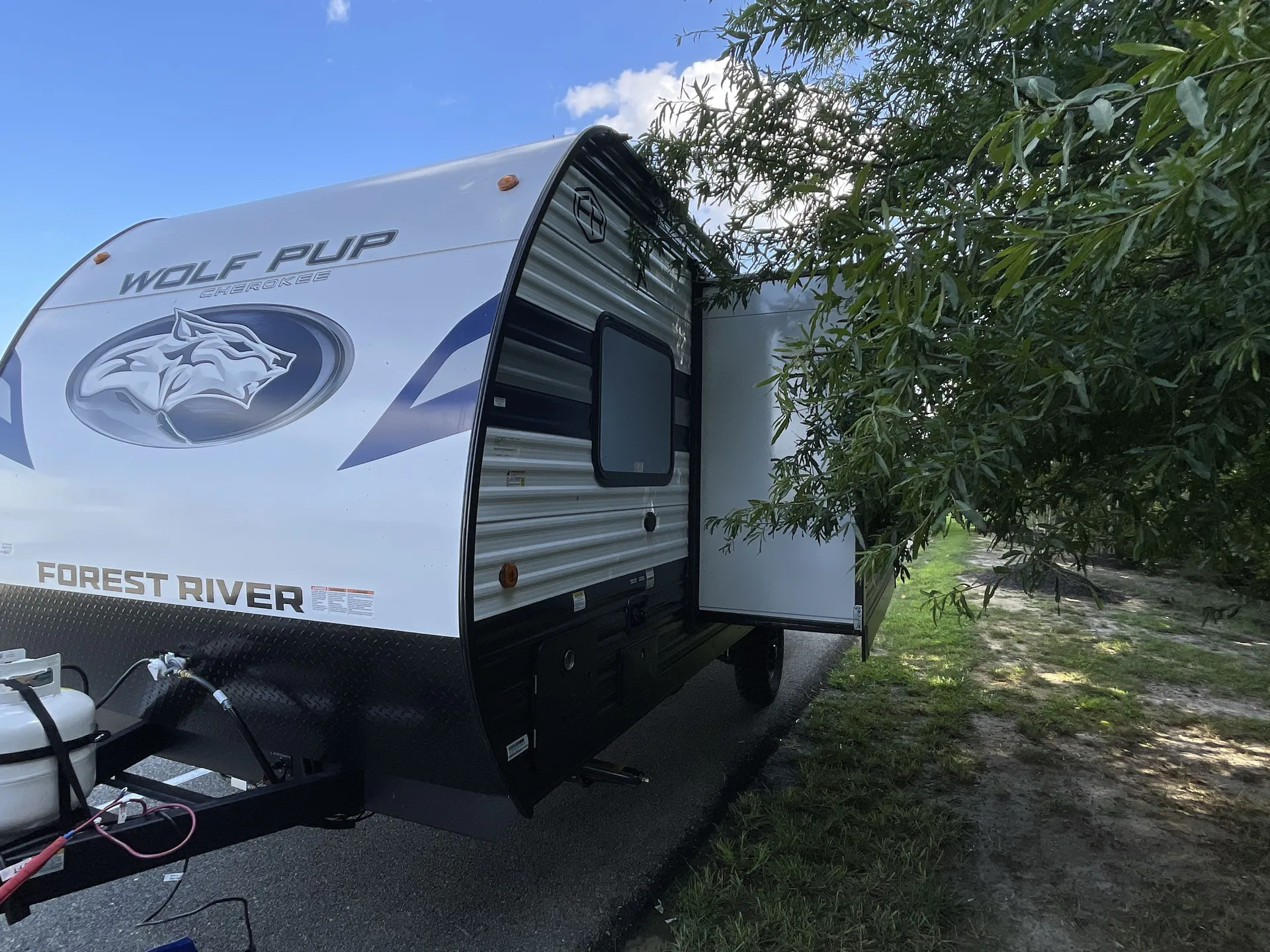2027 Forest River Cherokee Wolf Pup 17JW — off campside