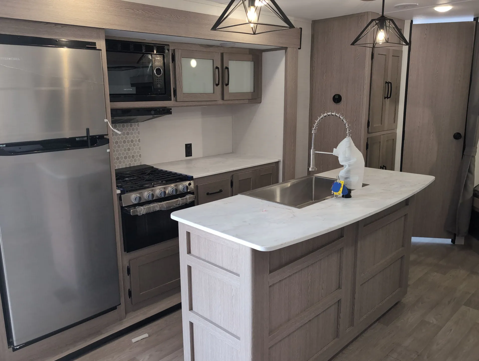 2027 Gulf Stream Conquest 288ISL — living area main