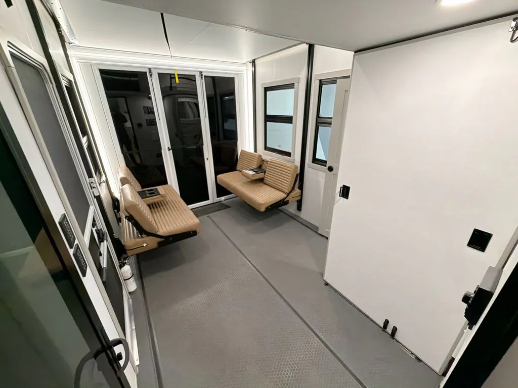 2026 Brinkley Model G 4100, Photos photo 19