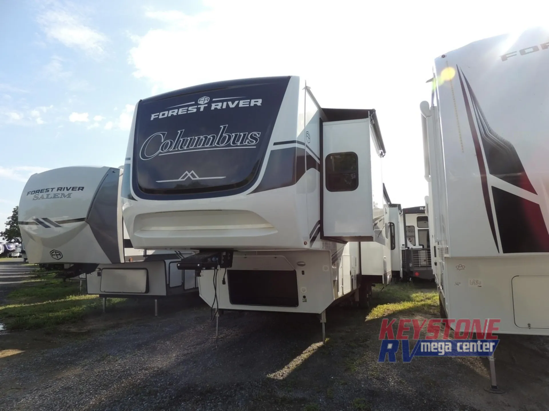 2025 Palomino Columbus 376DS - Photo 3
