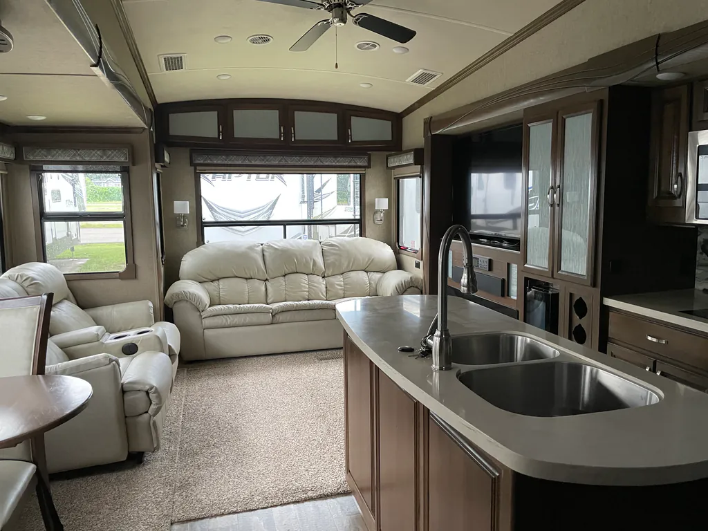 2018 Forest River Cedar Creek Champagne Edition 38EL, Photos photo 8