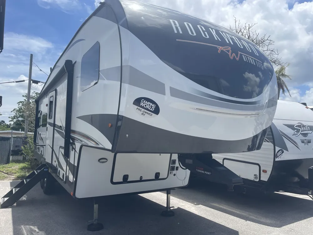 2022 Forest River Rockwood Ultra Lite 2881S - Photo 2