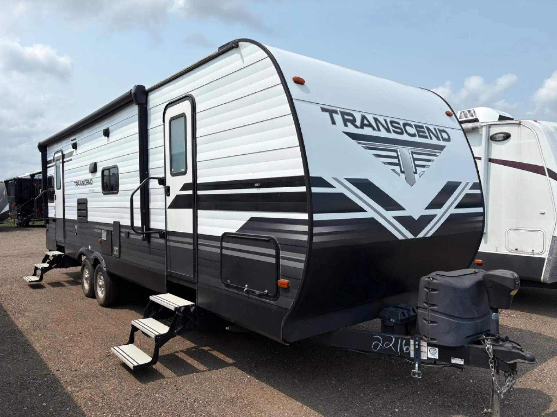 2019 Grand Design Transcend 26RLS - Photo 2