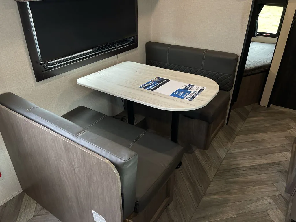 2022 Highland Ridge Light LT275RLS dealer photo 7 from Blue Compass RV