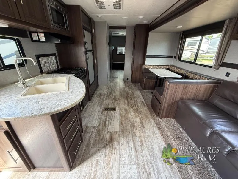 2018 CrossRoads Zinger ZR328SB - Photo 4