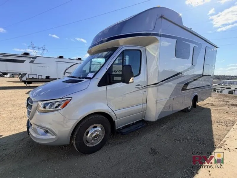 2024 Tiffin Wayfarer 25 RLW - Photo 3