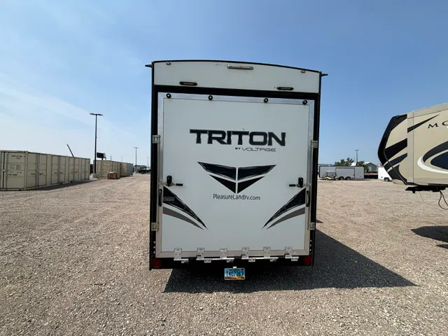 2018 Dutchmen Voltage Triton 3551, Photos photo 12