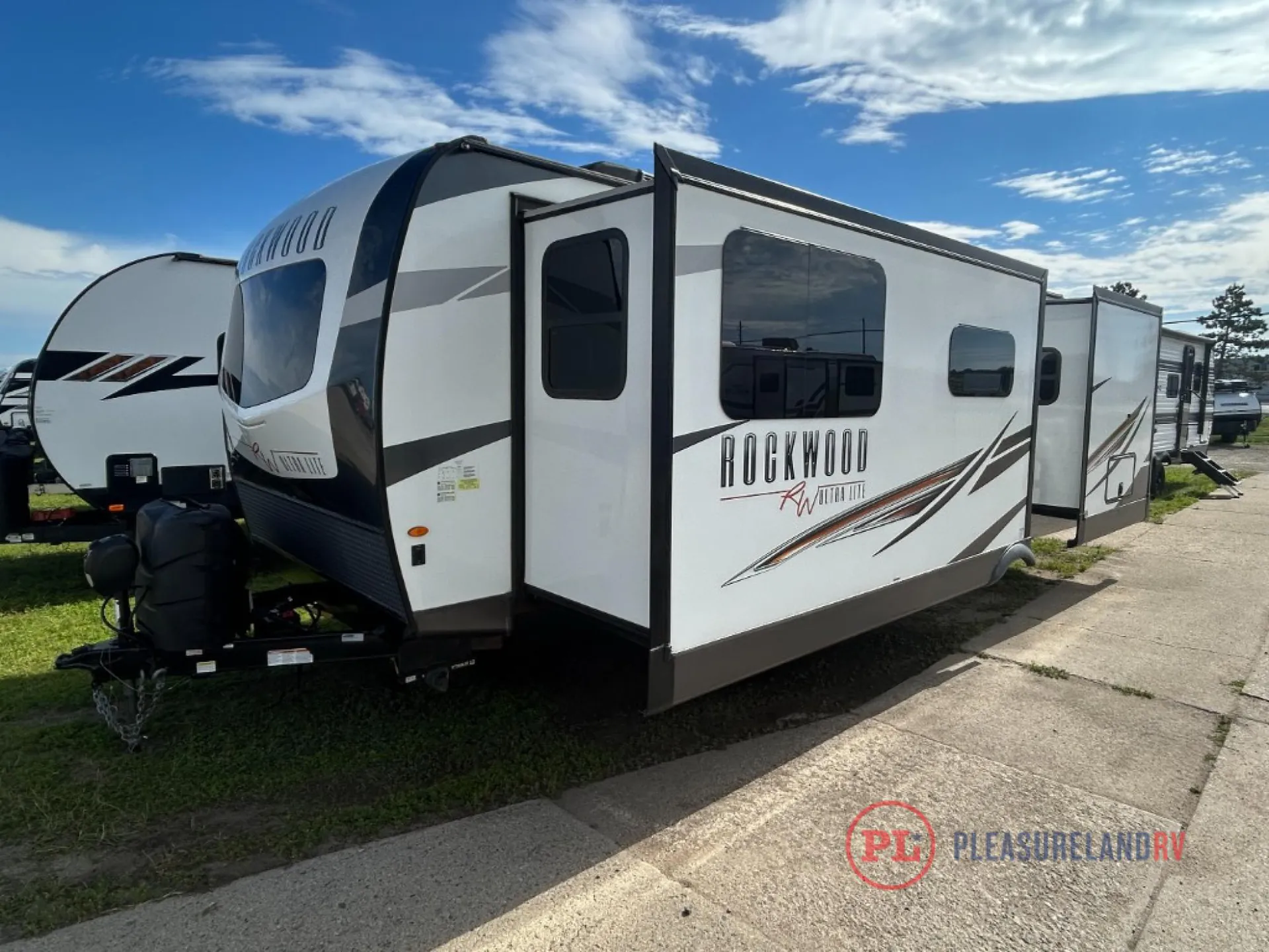 2022 Forest River Rockwood Ultra Lite 2608BS - Photo 4