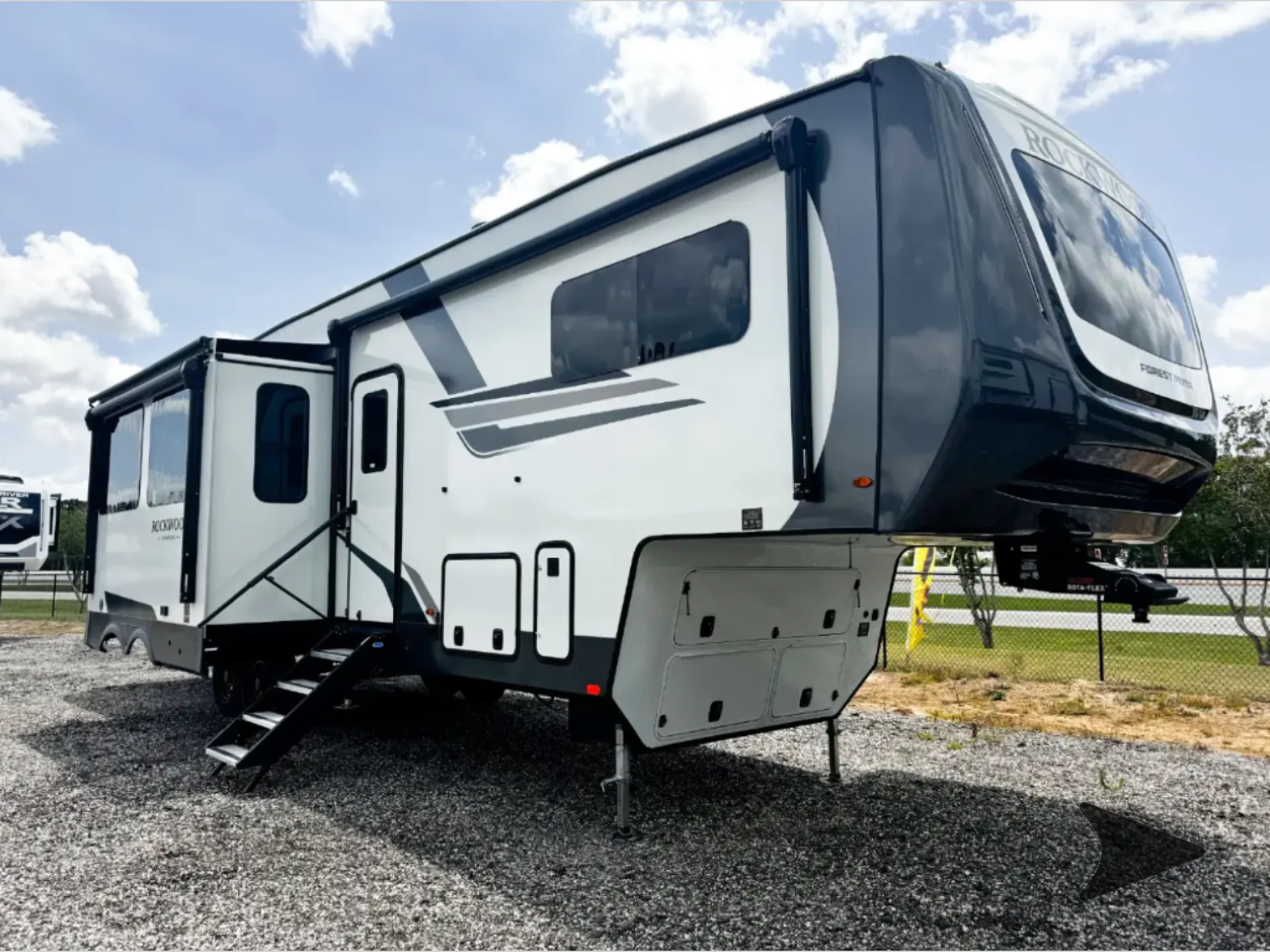 2026 Forest River Rockwood Signature 403SDB - Photo 3
