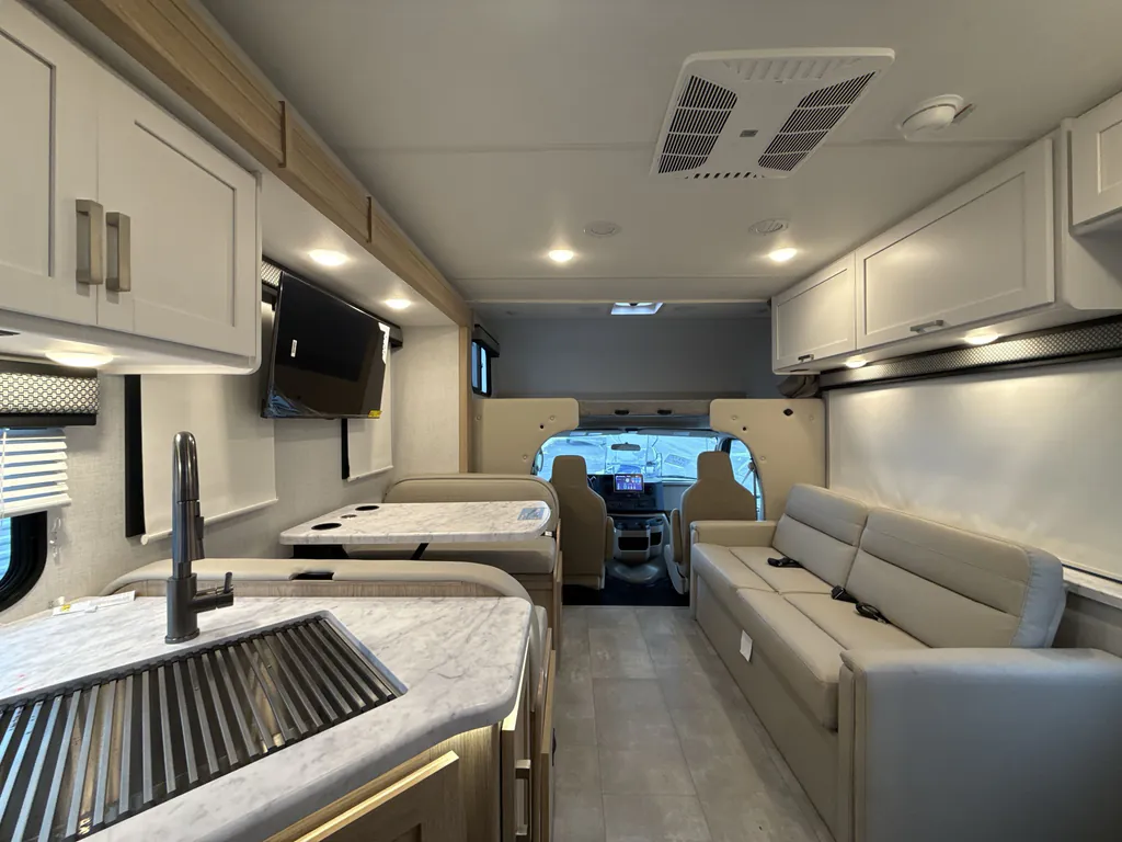 2026 Thor Motor Coach Freedom Elite 28HE, Photos photo 2