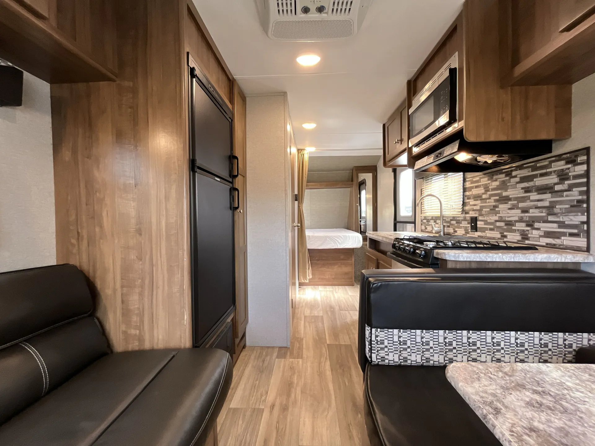 2019 Dutchmen Aspen Trail 1930RDWE — living area main