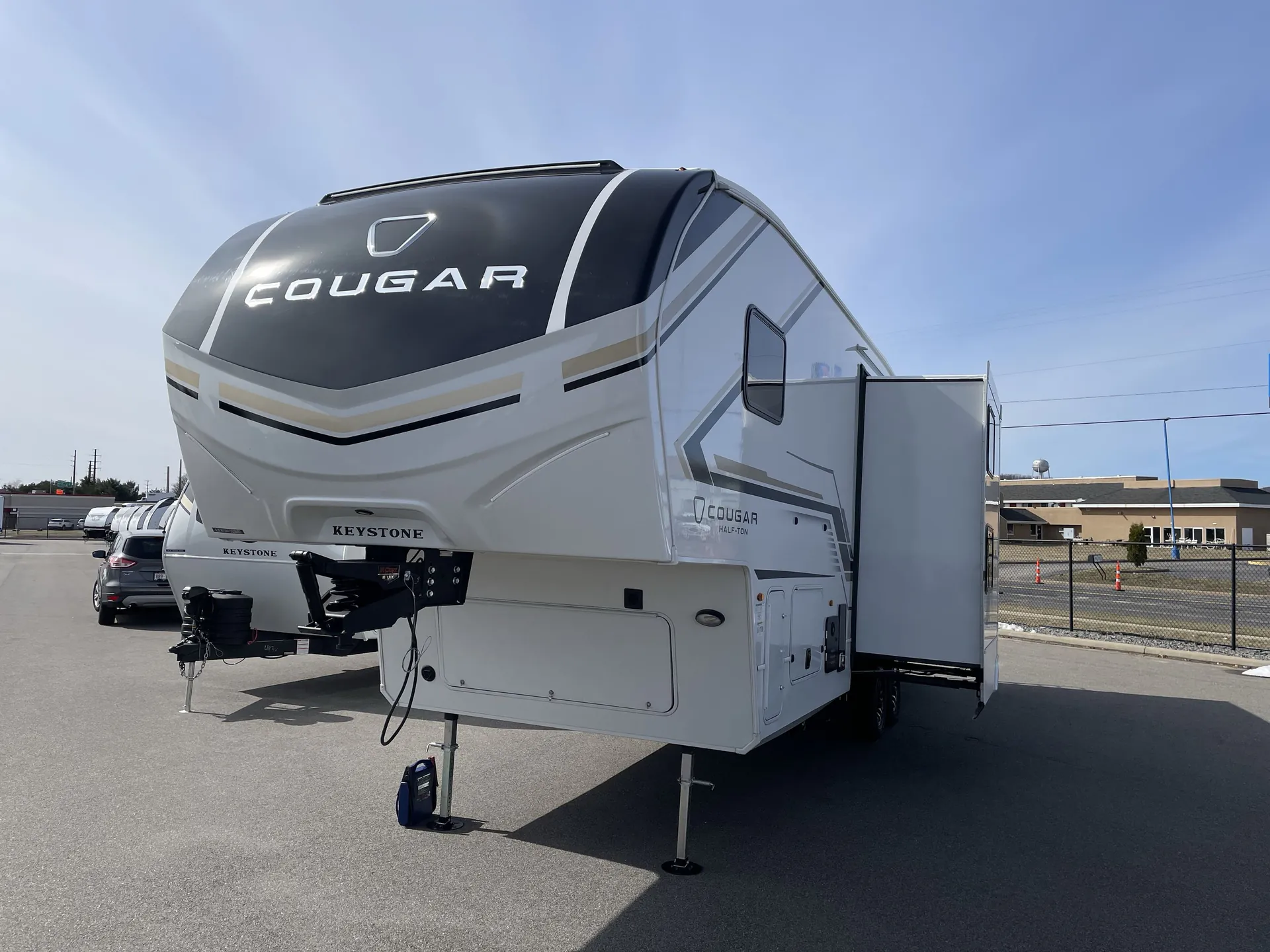 2026 Keystone Cougar Half-Ton 29MBD - Photo 2