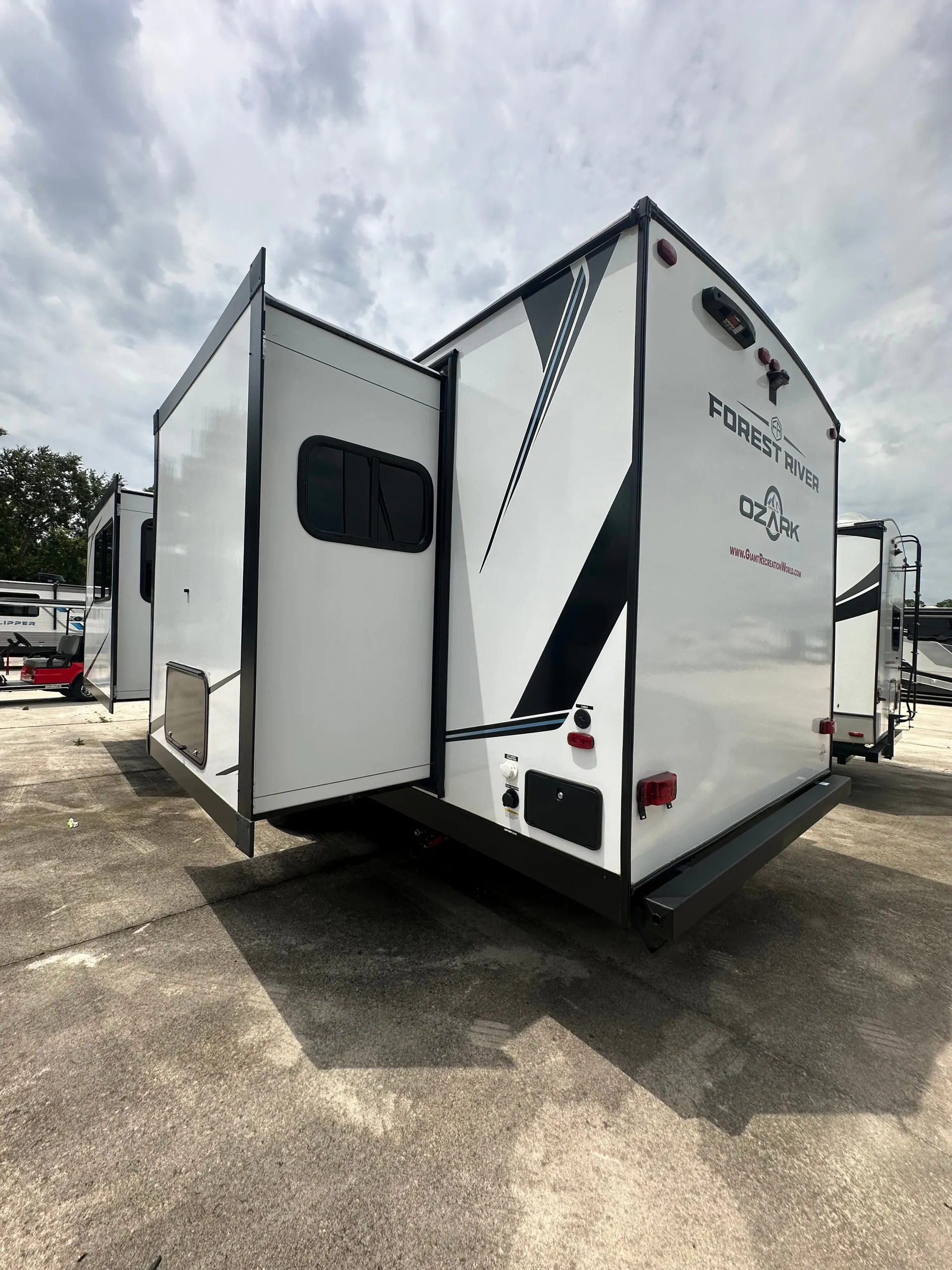 2025 Forest River Ozark 2650FK - Photo 4