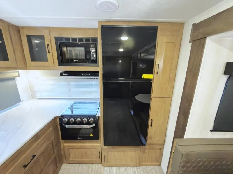 2024 Coachmen Freedom Express Ultra Lite 274RKS, Photos photo 13