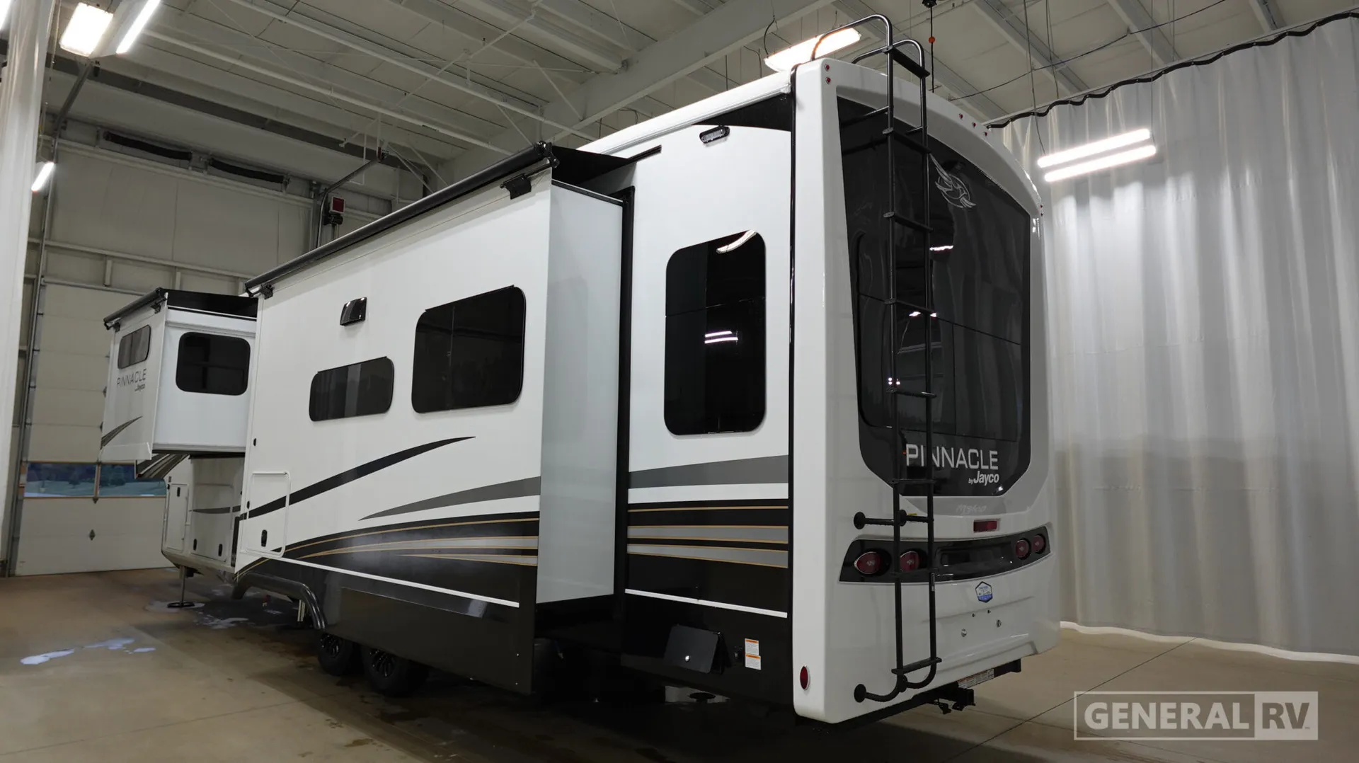2027 Jayco Pinnacle 36FBTS - Photo 4