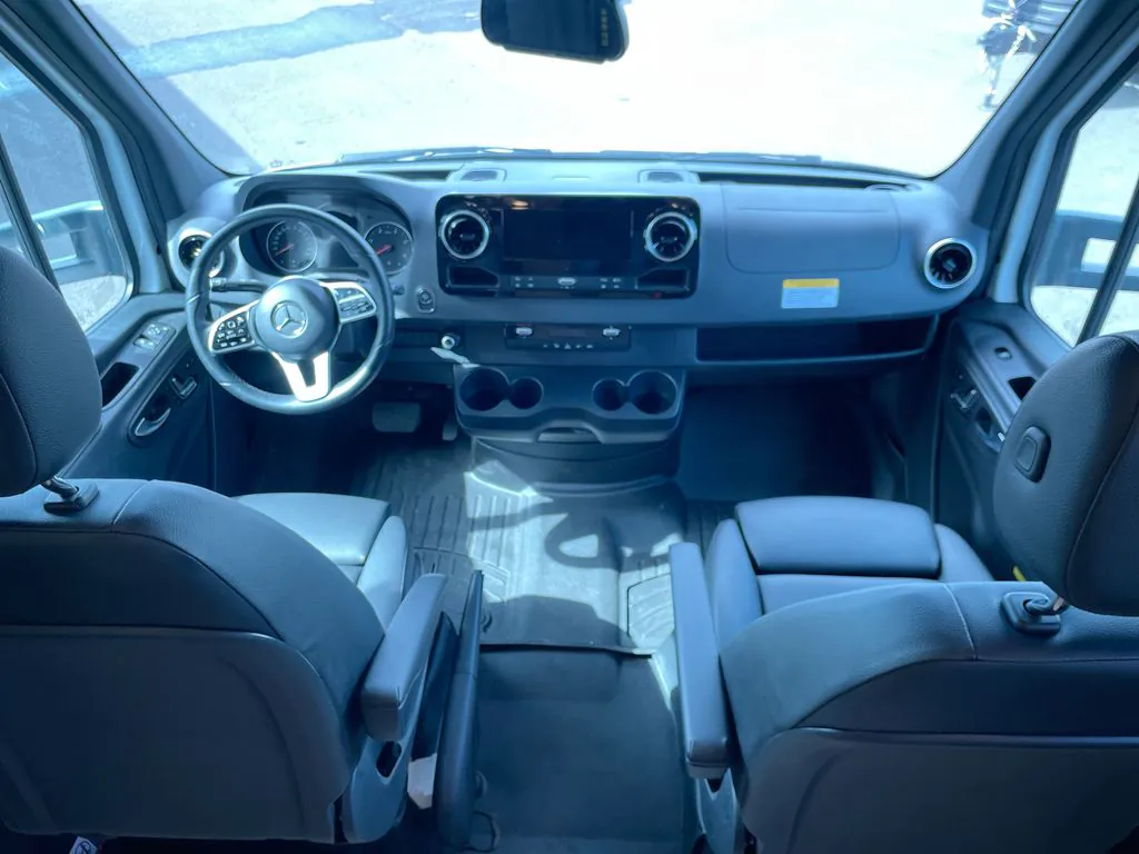 2024 Thor Motor Coach Chateau Sprinter 24LT - Photo 2