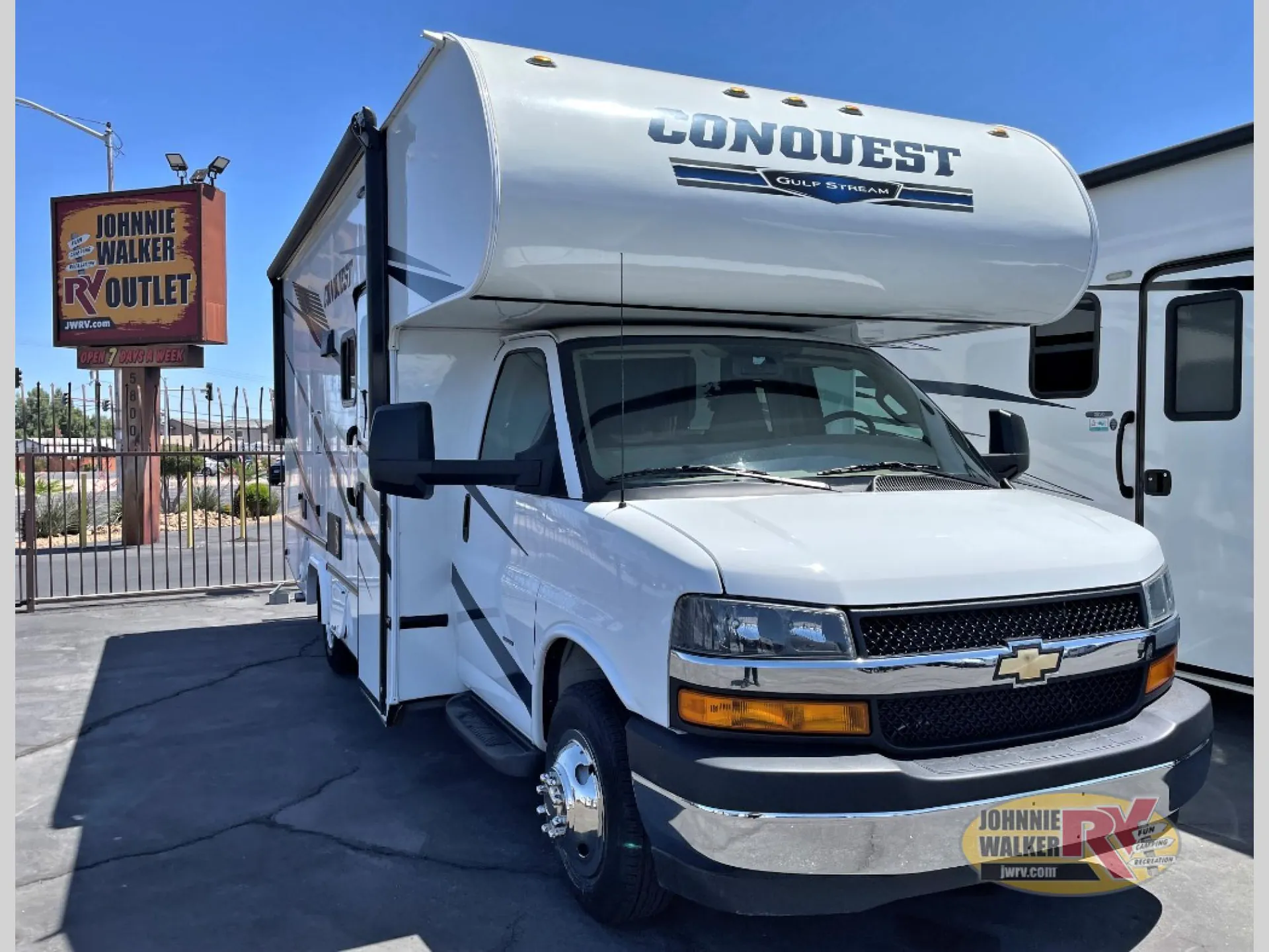 2025 Gulf Stream RV Conquest Class C 6220LE - Photo 2
