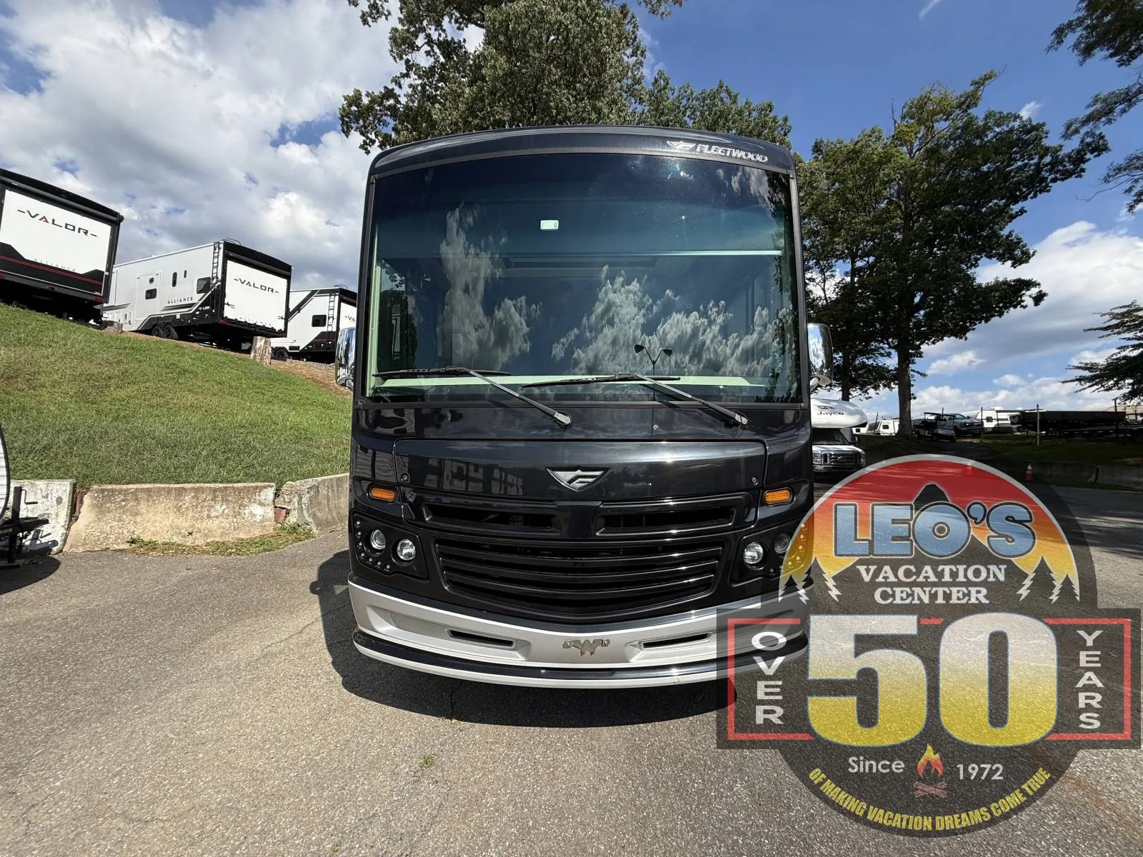 2018 Fleetwood Bounder 35P - Photo 2