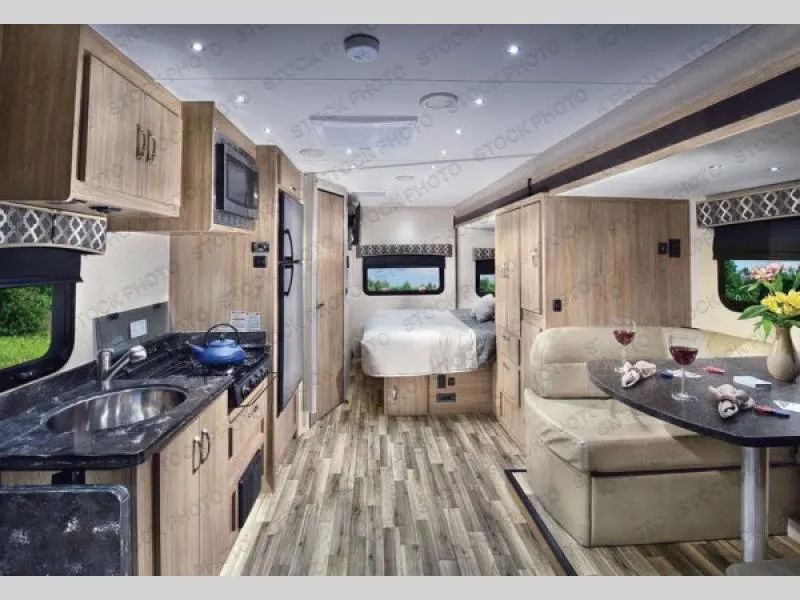 2018 Dynamax Corp Isata 3 24FW - Photo 2