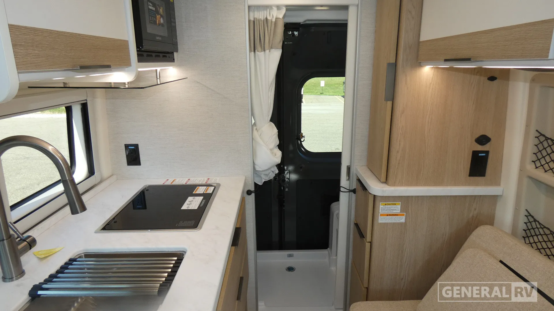 2027 Thor Motor Coach Scope 18M - Photo 3