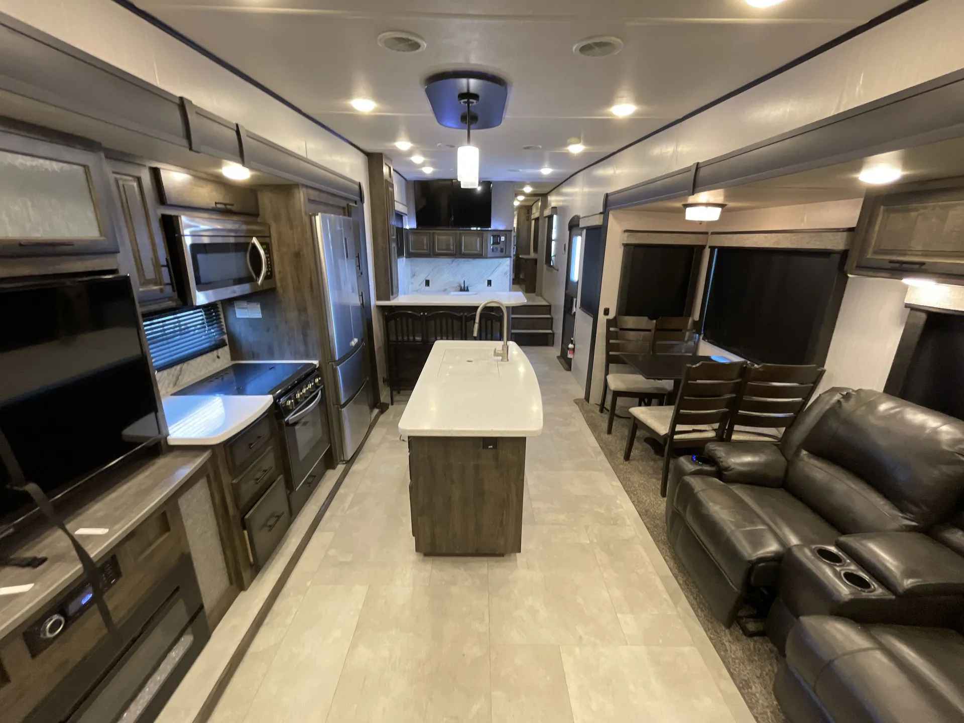 2021 Heartland ElkRidge 37BAR — living area main