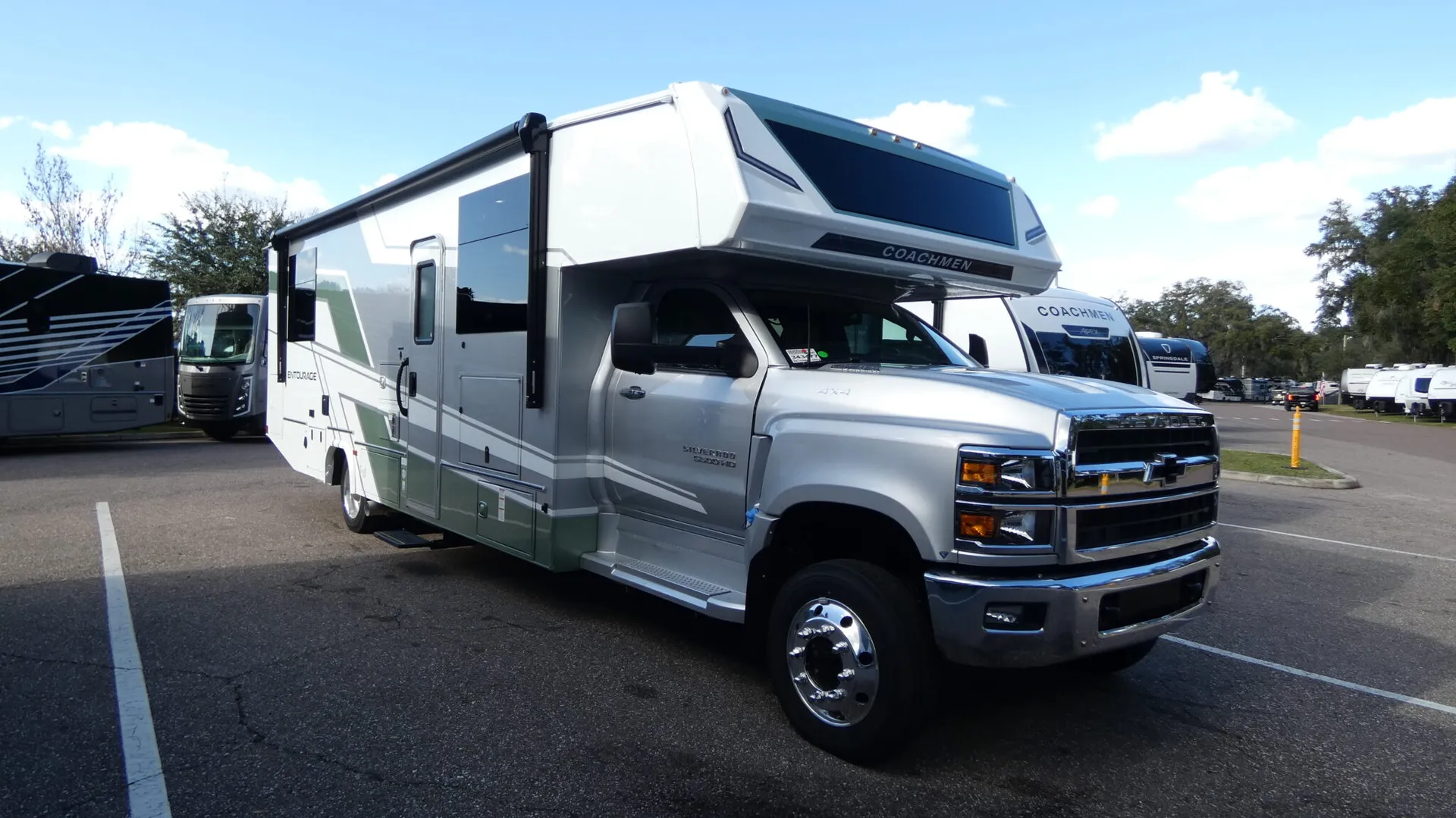 2026 Coachmen Entourage 320LV - Photo 2