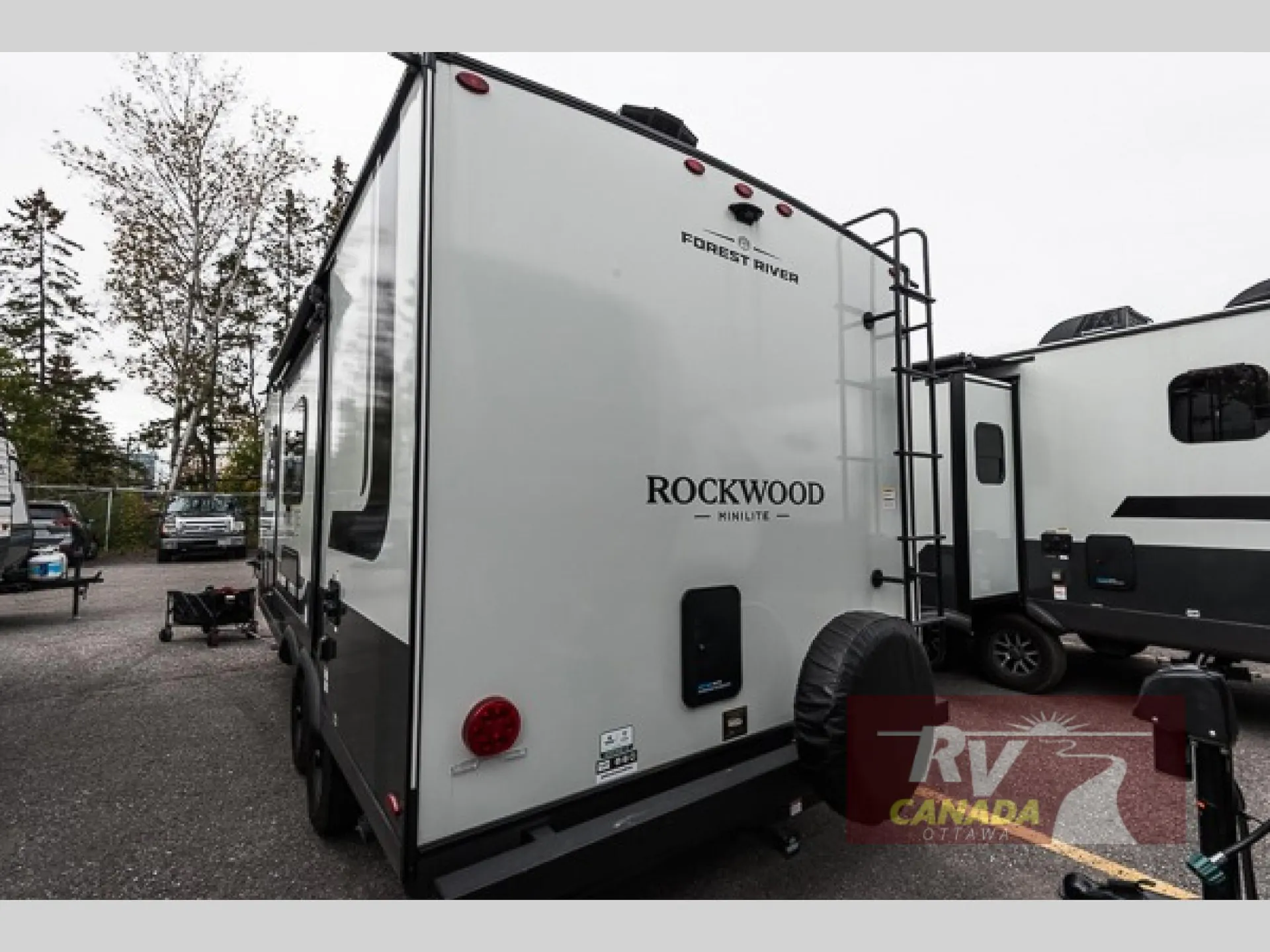 2027 Forest River Rockwood Mini Lite 2109S — Photo 7