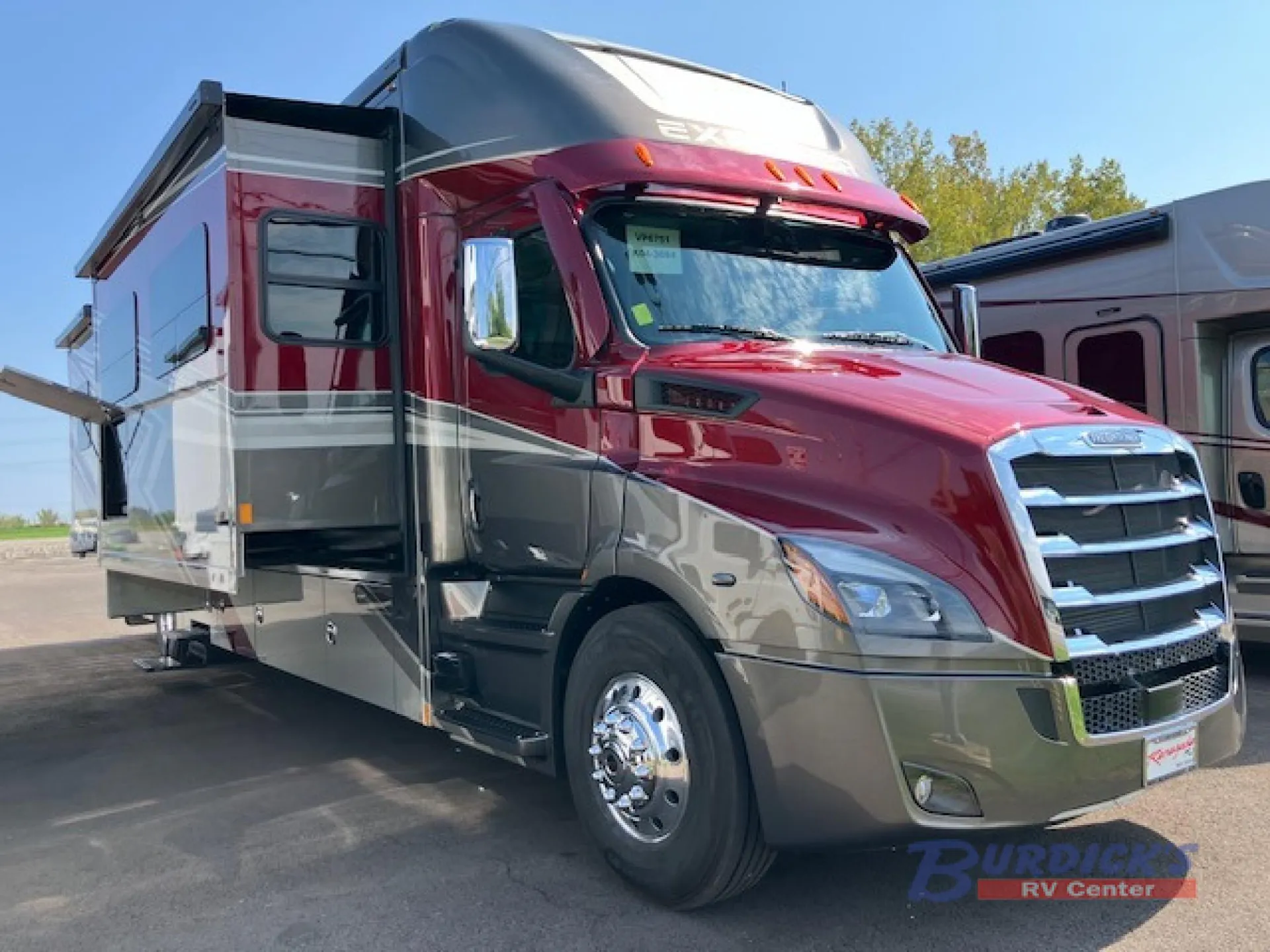 2025 Renegade RV Explorer 40ERB - Photo 2