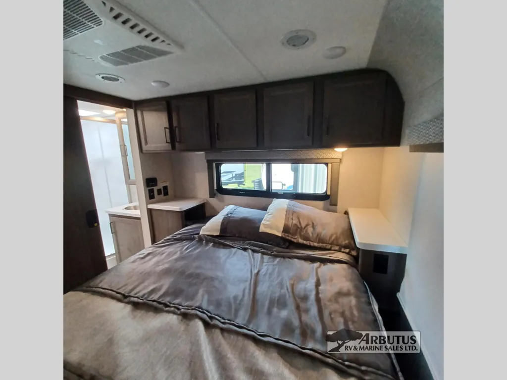 2024 Thor Motor Coach Echelon LF31, Photos photo 30