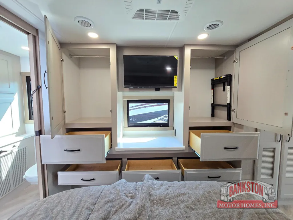 2027 Entegra Coach Emblem 36U, Photos photo 39