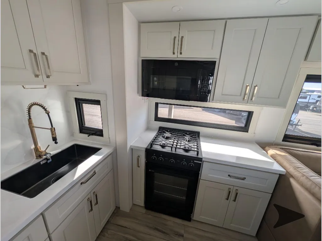 2027 Brinkley Model G 3970, Photos photo 21
