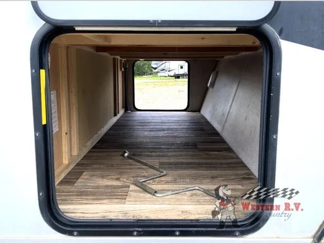 2022 Northwood Nash 29S - Photo 3