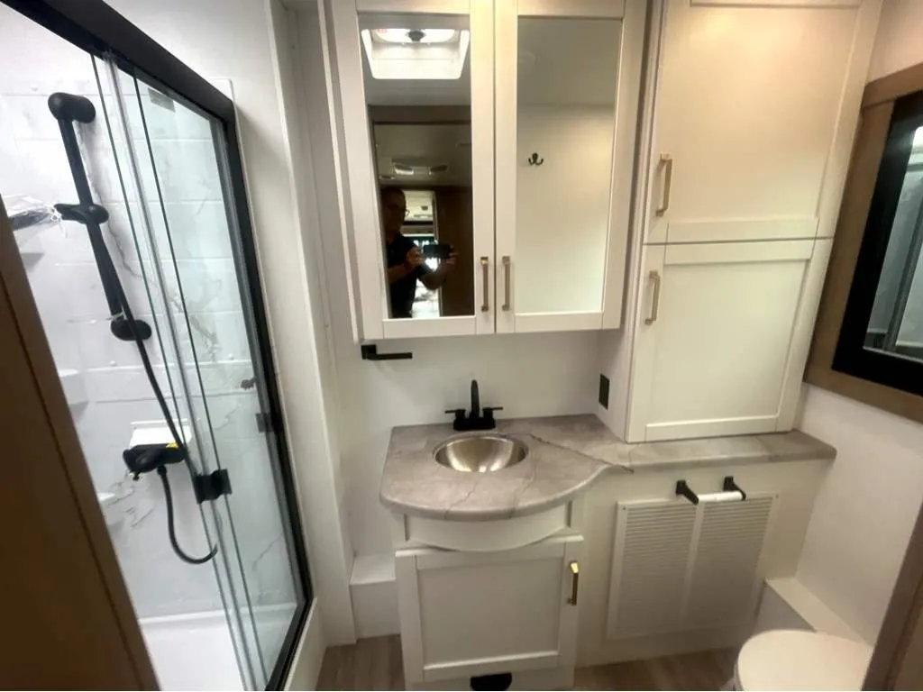 2027 Entegra Coach Vision XL 36C, Photos photo 34