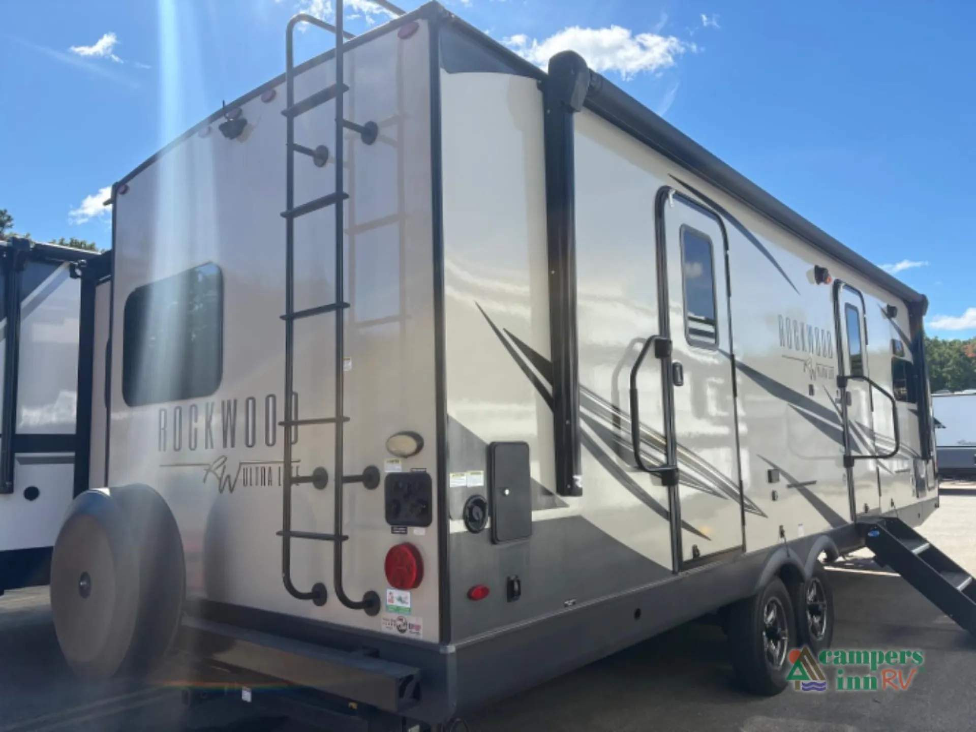 2022 Forest River Rockwood Ultra Lite 2608BS — Photo 7