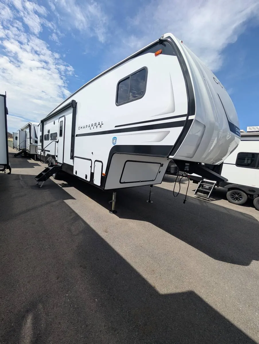 2027 Coachmen Chaparral Lite 274BH - Photo 2