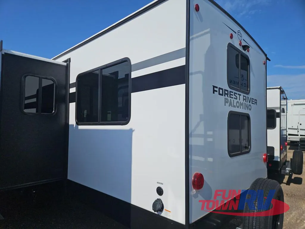 2027 Forest River Solaire 3150TBSS, Photos photo 5
