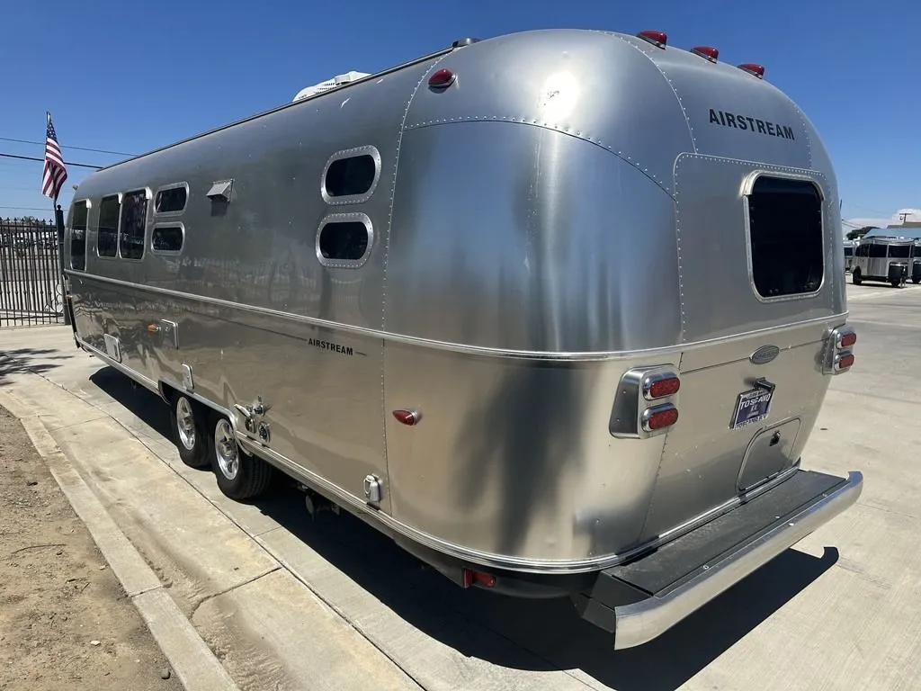 2014 Airstream Flying Cloud 30FB - Photo 3