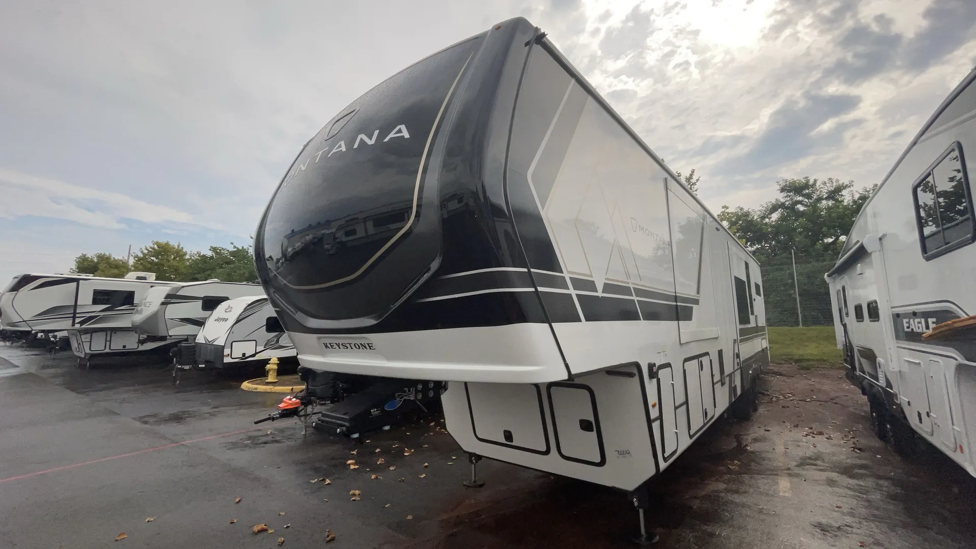 2026 Keystone Montana 3901RK - Photo 2