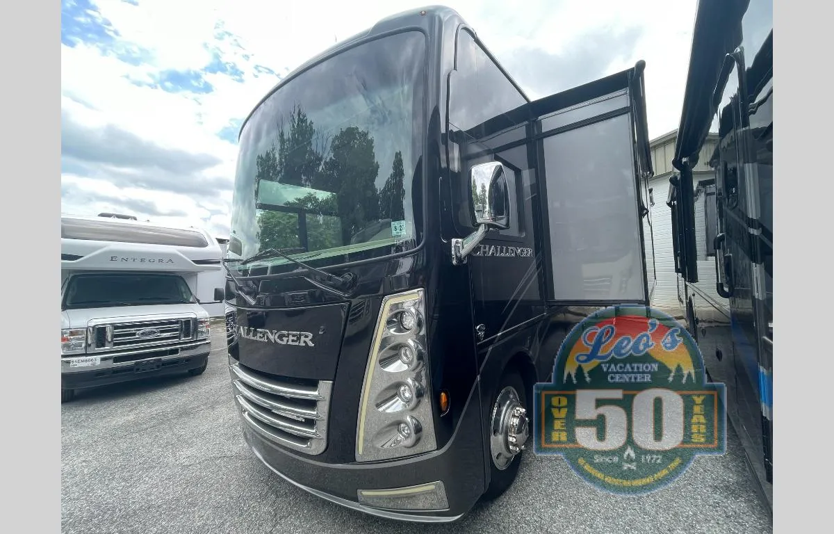 2022 Thor Motor Coach Challenger 37FH - Photo 3