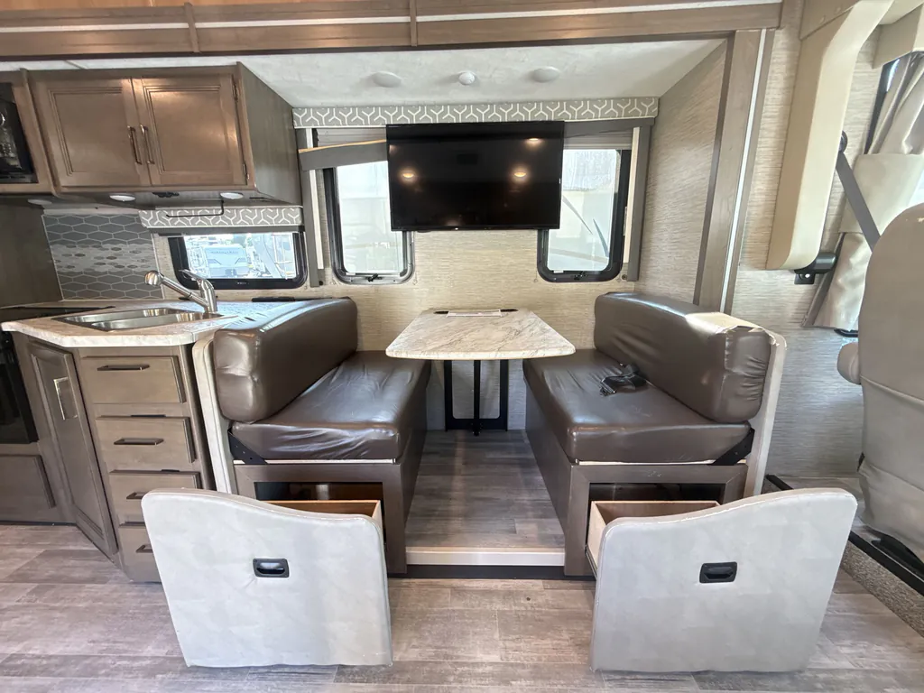 2022 Thor Motor Coach Freedom Traveler A32, Photos photo 23