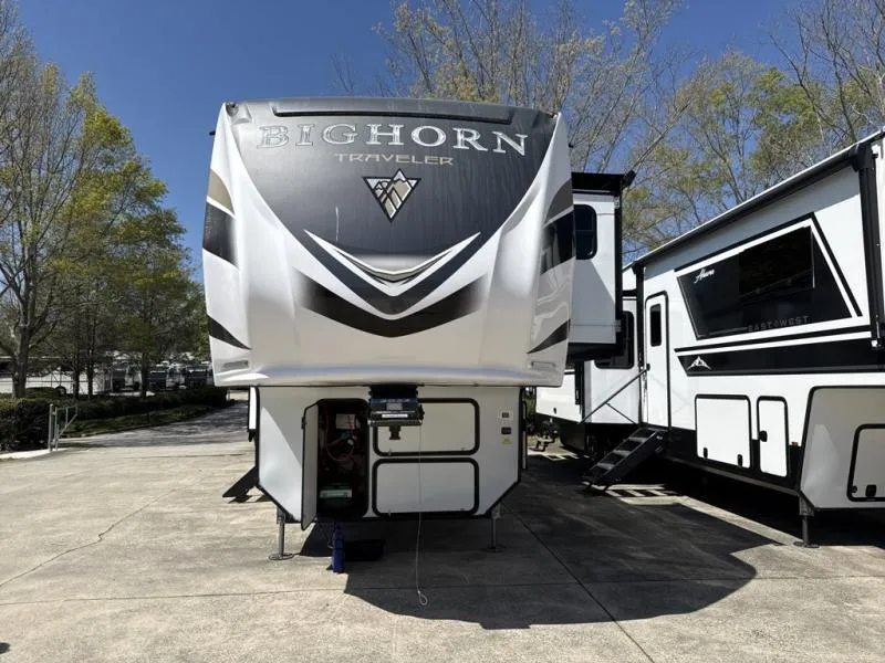 2022 Heartland Bighorn Traveler 32RS - Photo 3