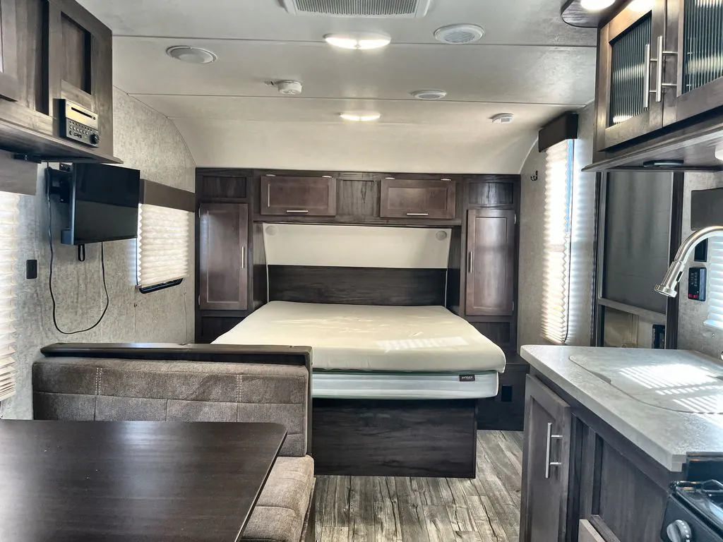 2018 Forest River Cherokee Grey Wolf 22BH - Photo 2