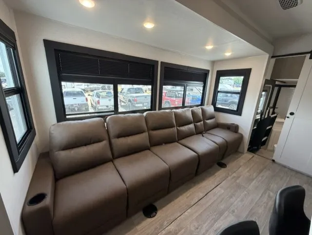 2027 Highland Ridge 3X 390TBS, Photos photo 21