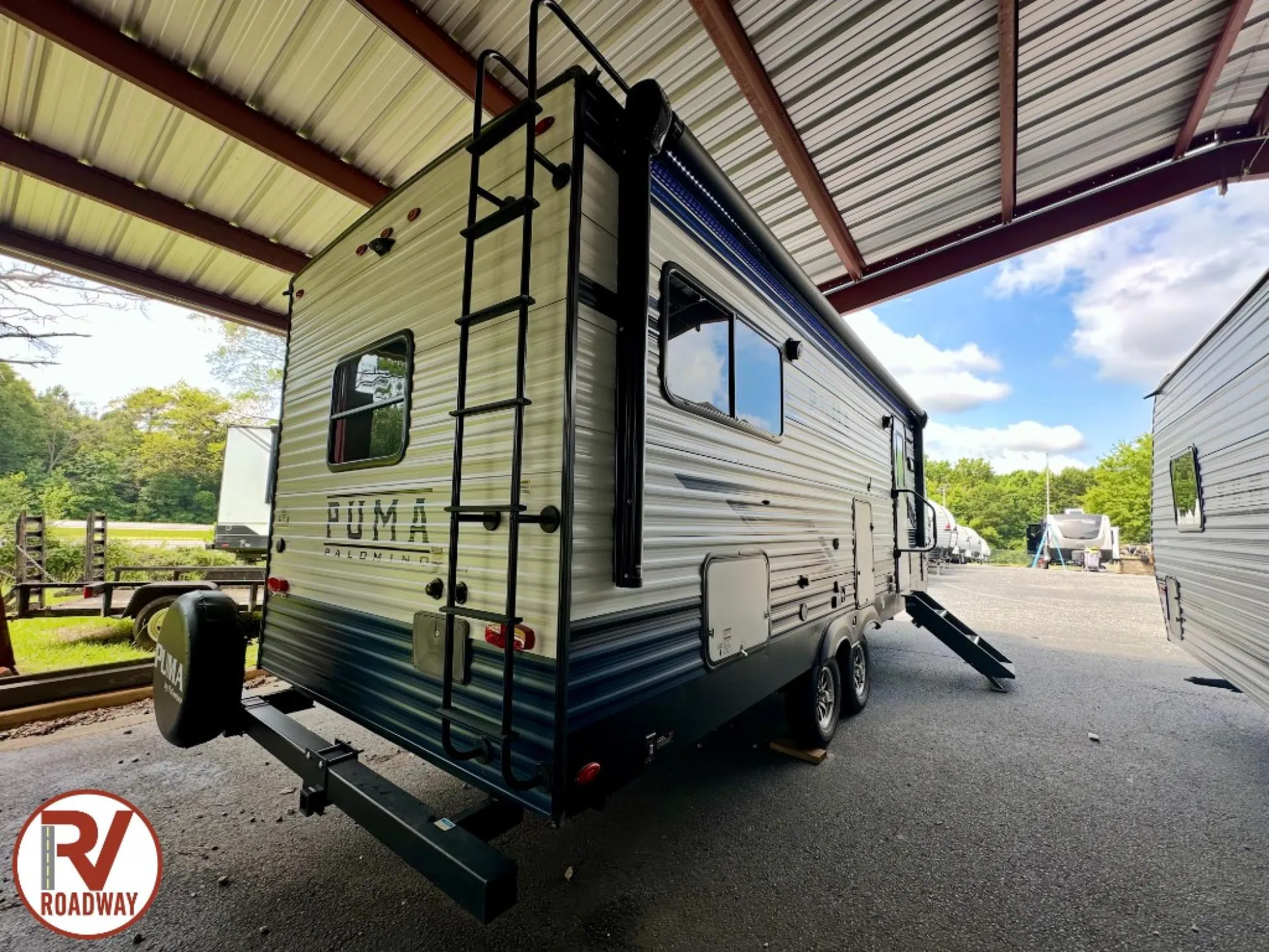 2024 Palomino Puma 22FKQ - Photo 3