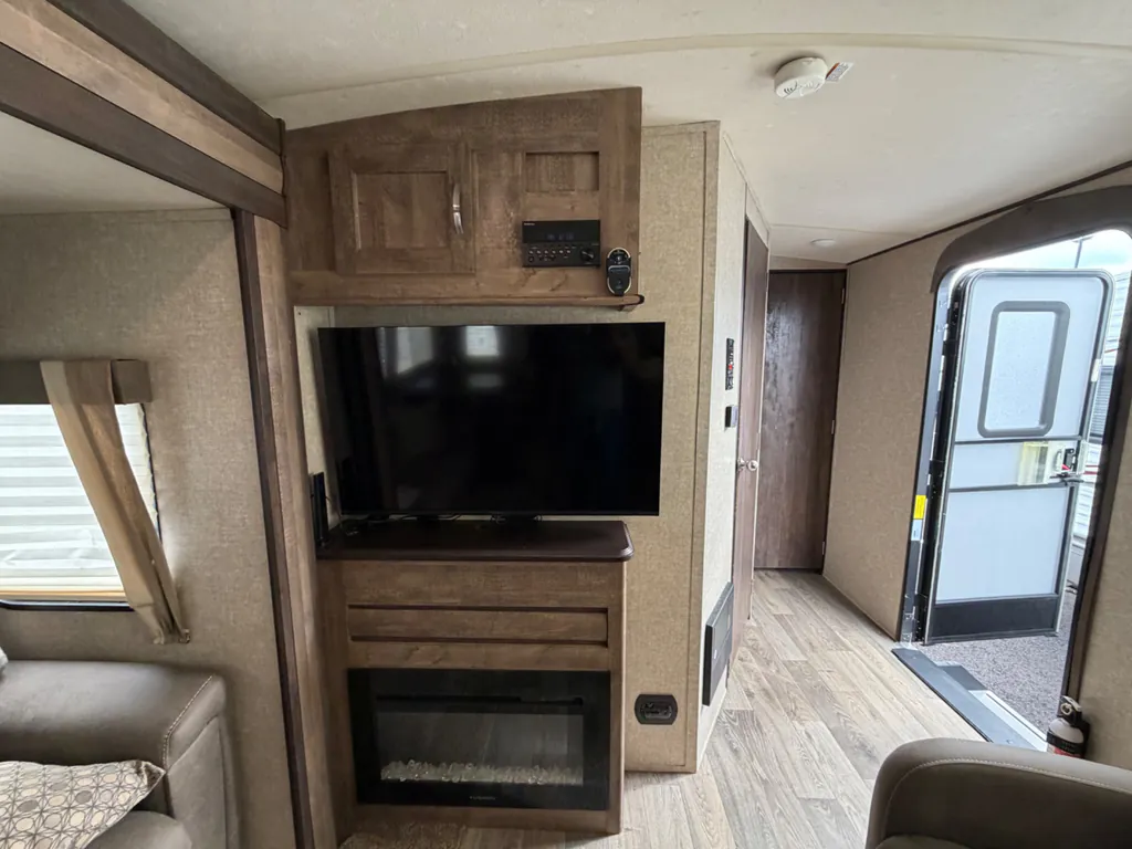 2018 Forest River Vibe 268RKS, Photos photo 11