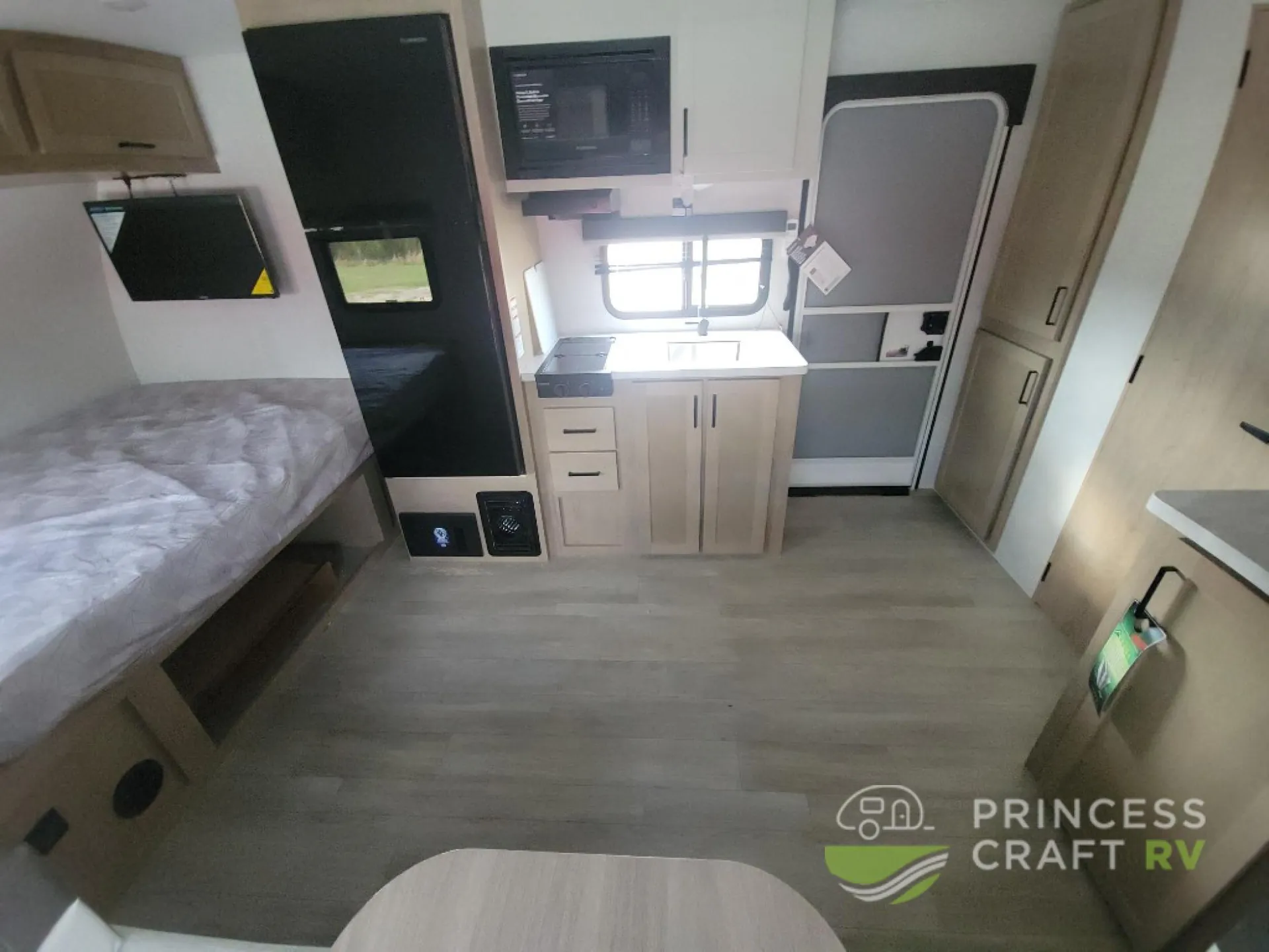 2026 Ember RV E-Series 18RBE - Photo 3